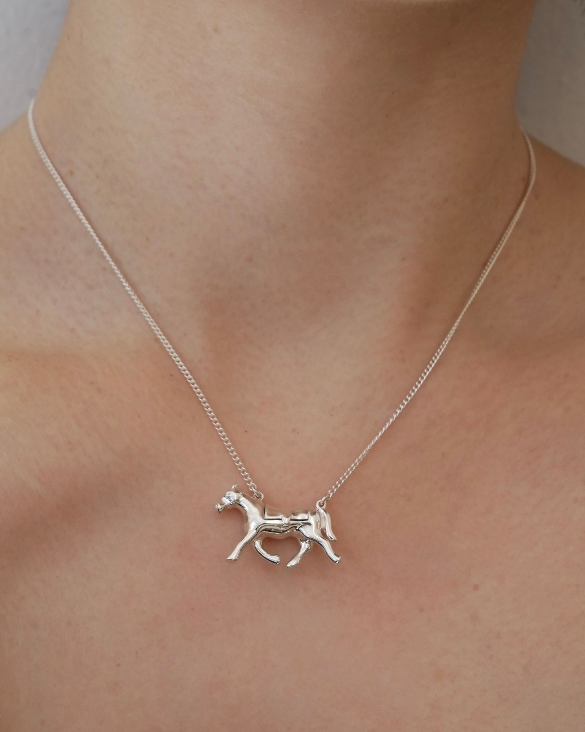 horse necklace 02