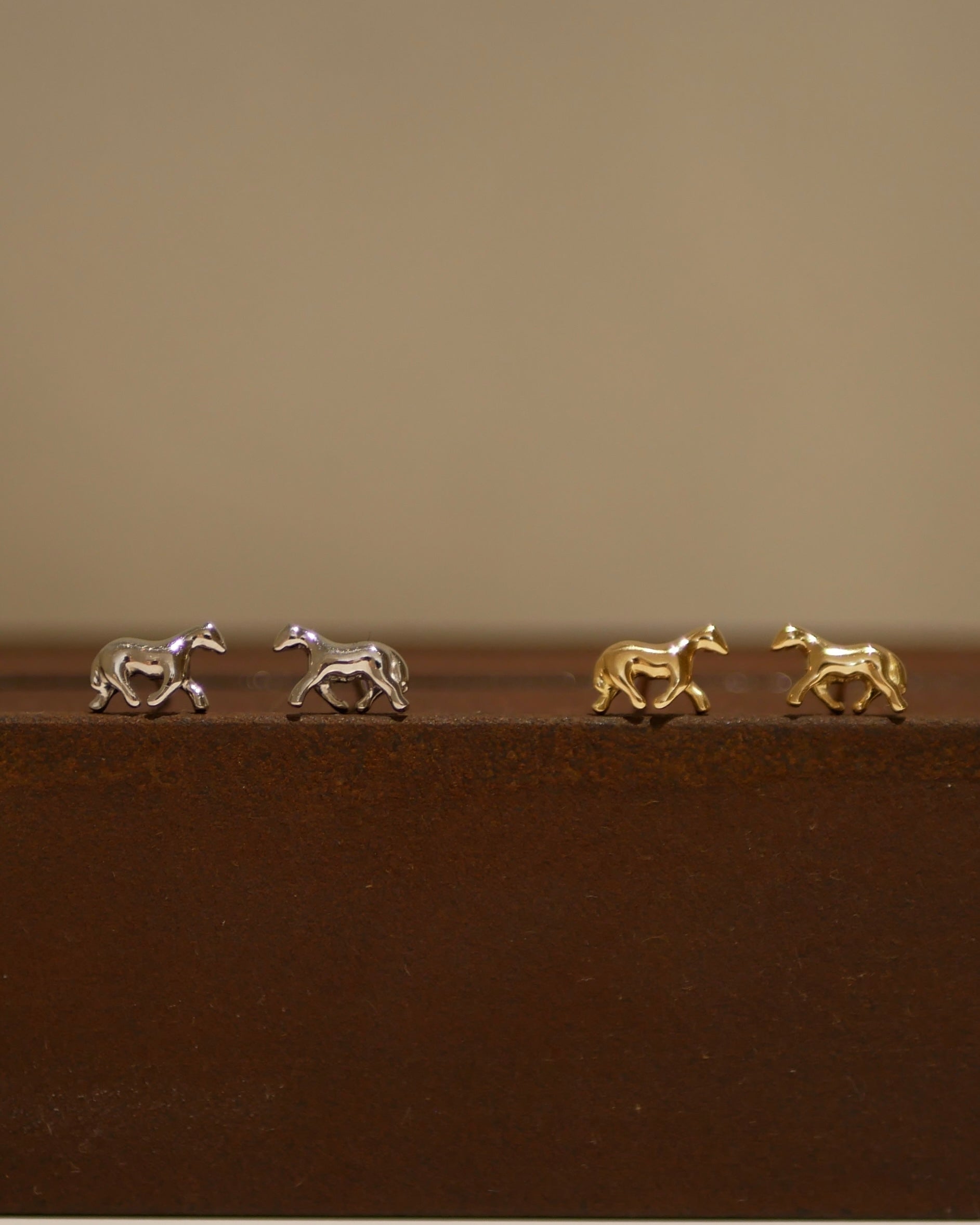 horse pierce K18